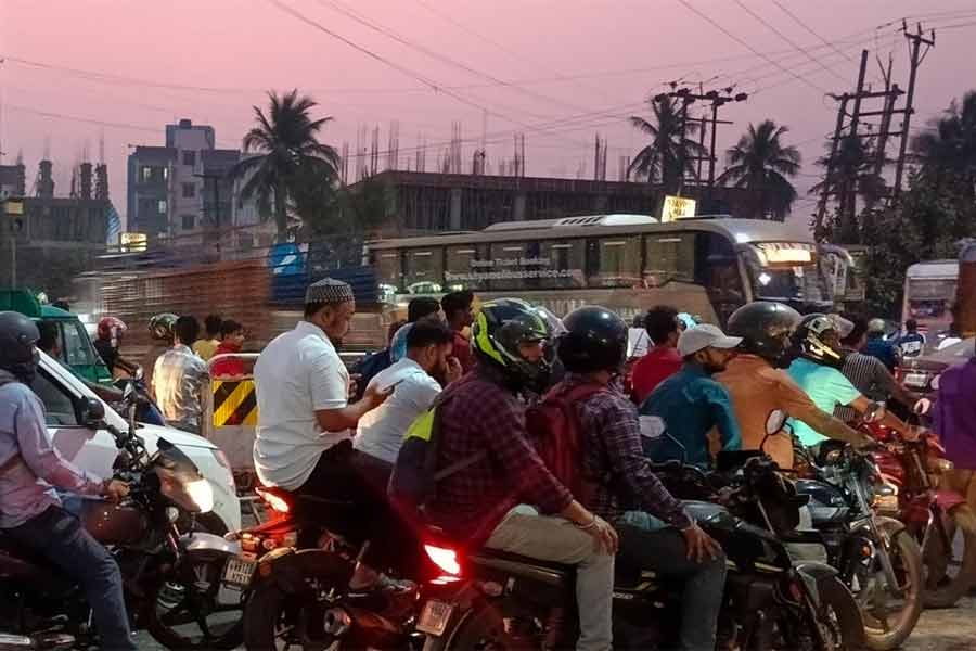 Local Residents demand underpass to reduce Traffic congestion at Sankrail