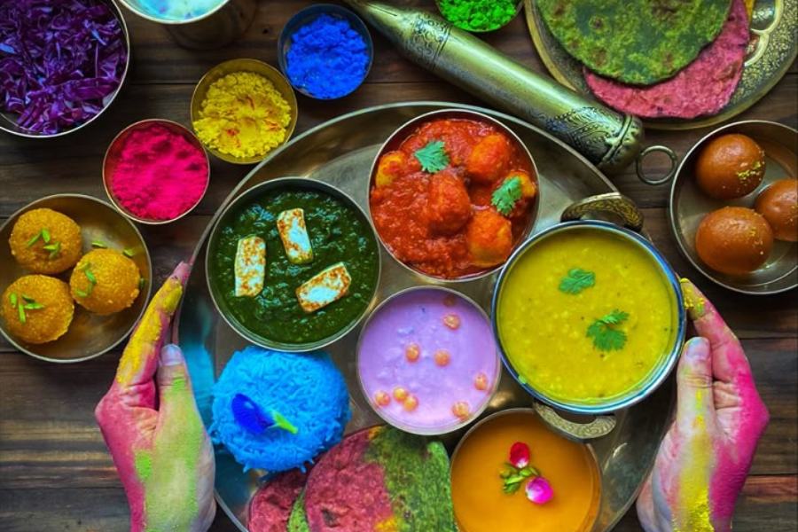 থালায় দোল খেলা হোক যে কোনও দিন।