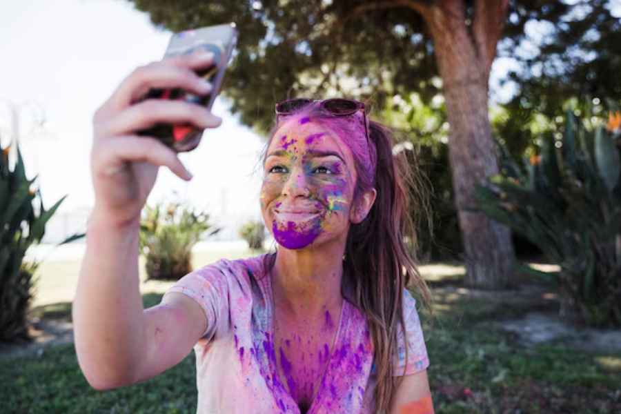 These are the Safe ways to remove colours from your smartphone