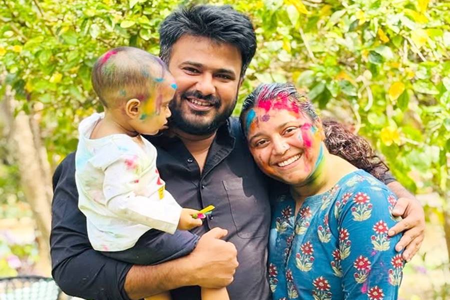 দোলের দিন মেয়ে, স্বরা ভাস্করের সঙ্গে ফহাদ আহমেদ।