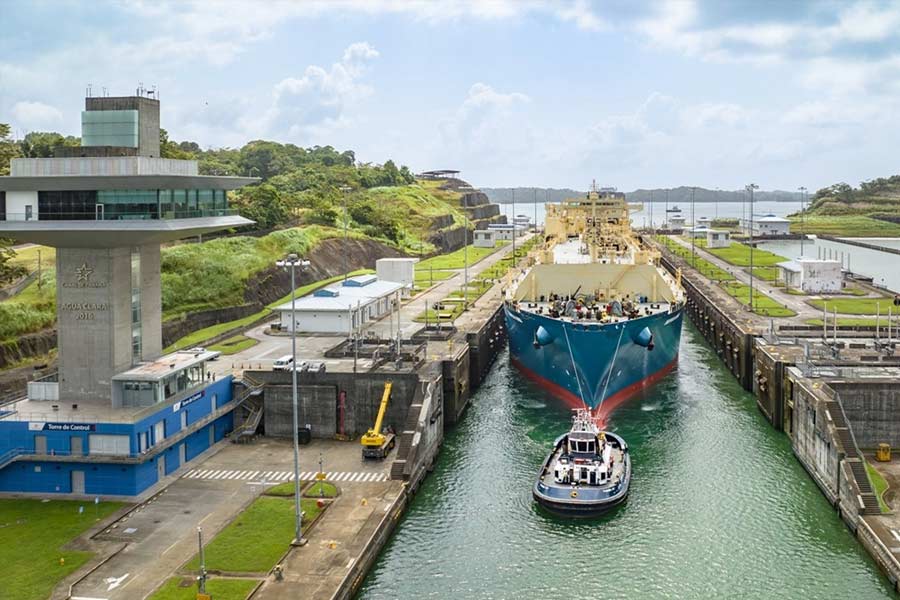 Panama Canal Row