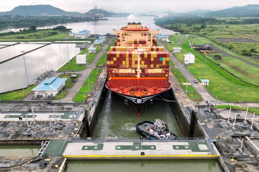 Panama Canal Row