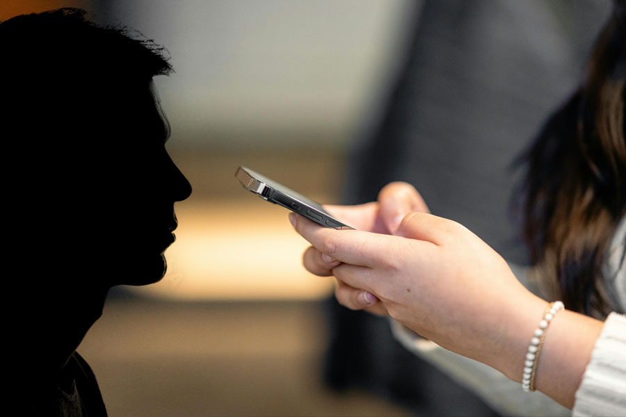 MP High Court says vulgar message of wife to other men is mental cruelty towards husband dgtl