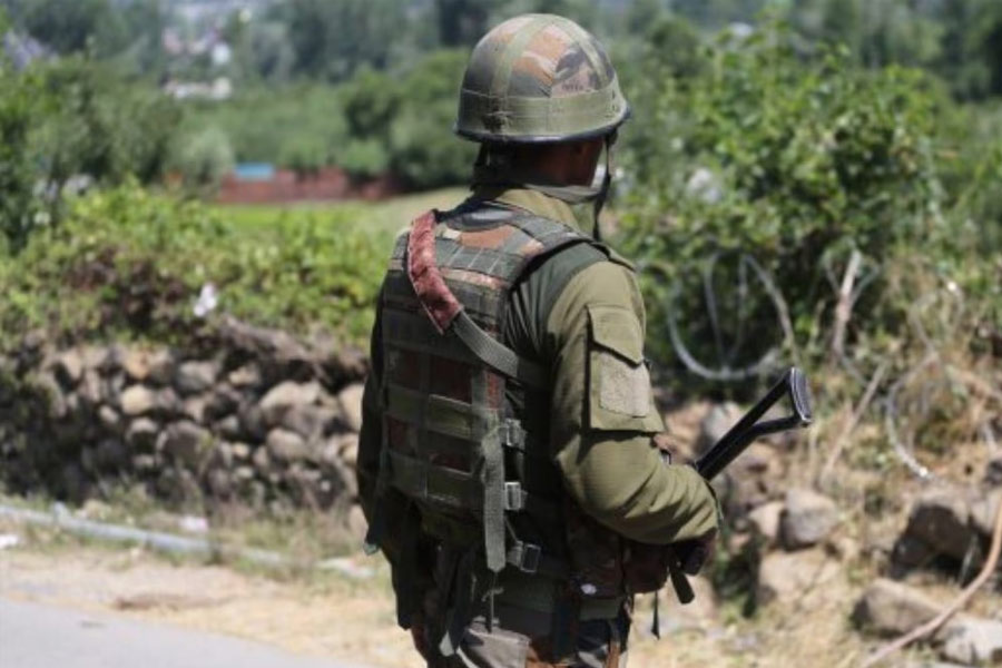 গোয়েন্দাদের একাংশের অনুমান, ২০২৩ সালে ঢাংরিতে হামলার পর নিয়ন্ত্রণরেখা (লাইন অফ কন্ট্রোল বা এলওসি) পেরিয়ে পাক অধিকৃত কাশ্মীরে (পিওকে) পালিয়ে যান কাতাল। সেখানে লশকরের খুরেতা লঞ্চপ্যাডের অন্যতম কমান্ডার ছিলেন তিনি। এনআইয়ের চার্জশিটে নাম থাকা দুই জঙ্গি নেতা সইফুল্লা ওরফে সাজিদ জাট এবং মহম্মদ কাশেমের সঙ্গে ঘনিষ্ঠ যোগাযোগ ছিল তাঁর। এঁদের মধ্যে কাতাল এবং সাজিদ পাক নাগরিক বলে জানা গিয়েছে।