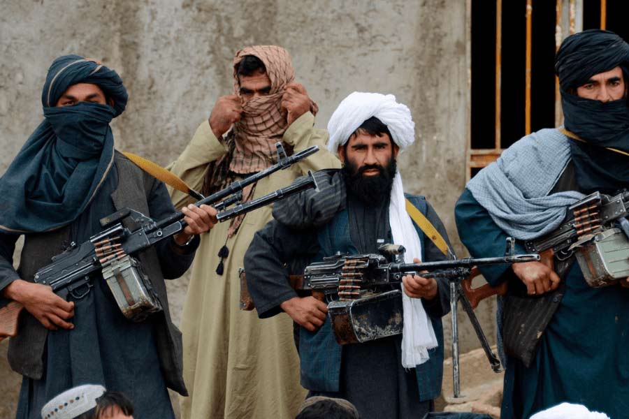 ওই ঘটনার পর কাতালের সঙ্গে নিহত দ্বিতীয় ব্যক্তি তাঁরই ‘গুরু’ হাফিজ় সইদ বলে গুজব ছড়িয়ে পড়ে। কিন্তু ২৬/১১-র মূলচক্রী যে অক্ষত রয়েছেন, তা ইতিমধ্যেই স্পষ্ট করেছে পাক গণমাধ্যম। সইদকে লাহৌরের নিরাপদ আশ্রয়ে পাক সেনা লুকিয়ে রেখেছে বলে সূত্র মারফৎ মিলেছে খবর। নিহত দ্বিতীয় ব্যক্তি কাতালের দেহরক্ষী ছিলেন বলে মনে করা হচ্ছে।