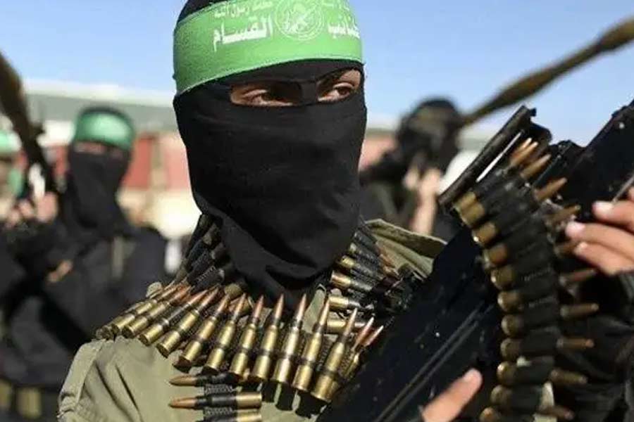  মনে করা হয়, মুফতির পাচার করা তথ্যের ভিত্তিতেই সাম্প্রতিক সময়ে বিদ্রোহী দমন করতে কড়া পদক্ষেপ করছে পাকিস্তানের সেনা। সেগুলি এমন পদক্ষেপ ছিল, যা সঠিক তথ্য ছাড়া করা সম্ভব ছিল না।