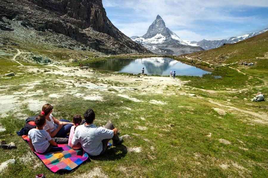 10 countries which have highest life expectancy, what are the secrets of long life