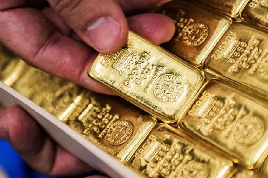 Gold Smuggling Threatens Indian Economy