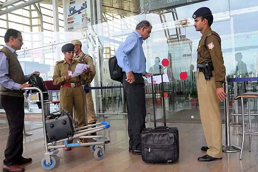 Gold Smuggling Threatens Indian Economy