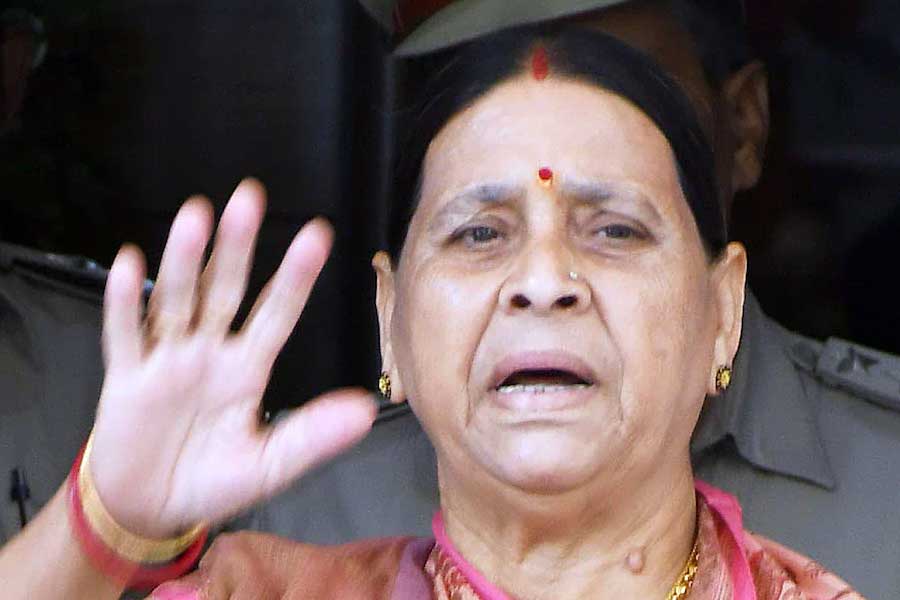 ED asks seven questions to Lalu Prasad Yadav\\\\\\\\\\\\\\\\\\\\\\\\\\\\\\\\\\\\\\\\\\\\\\\\\\\\\\\\\\\\\\\\\\\\\\\\\\\\\\\\\\\\\\\\\\\\\\\\\\\\\\\\\\\\\\\\\\\\\\\\\\\\\\\'s wife Rabri Devi