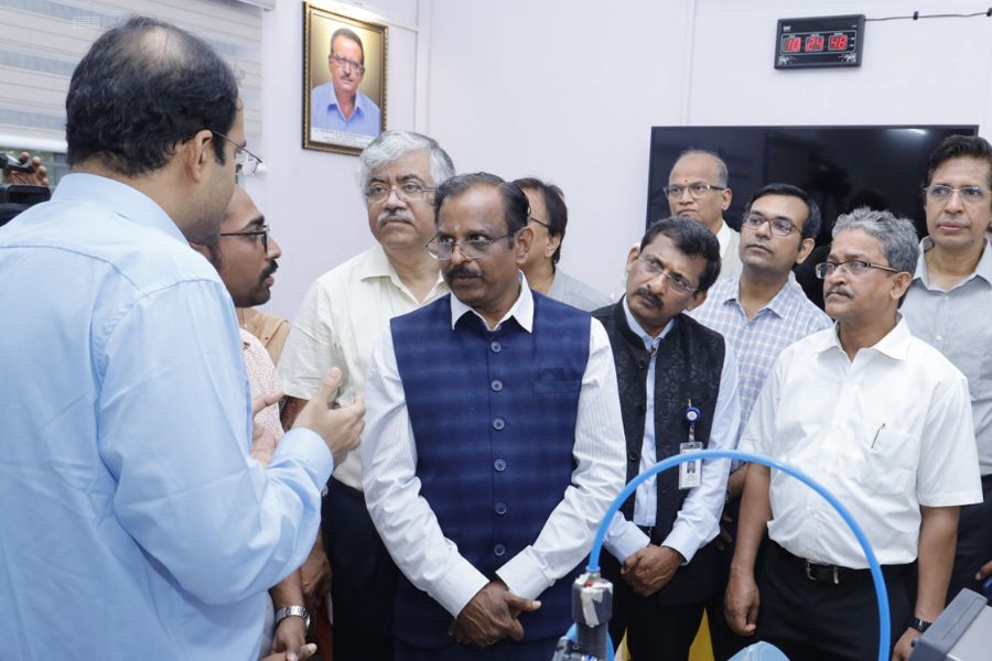 ISRO Chairman V Narayan in discussion with experts.