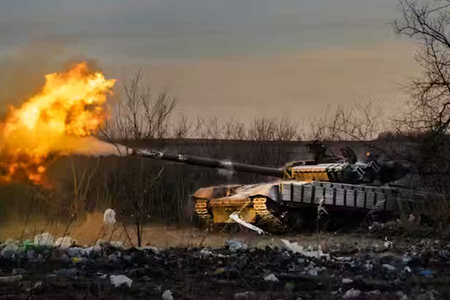 ব্রিটেন, ফ্রান্স, জার্মানি থেকে শুরু করে স্পেন, ডেনমার্ক, পর্তুগাল, ইটালি হোক বা সুইডেন, নরওয়ে— রাশিয়া-ইউক্রেন যুদ্ধের আবহে পশ্চিম ইউরোপের অধিকাংশ দেশই গত তিন বছর ধরে রাশিয়ার আগ্রাসনের বিরুদ্ধে ইউক্রেনকে সমর্থন করে আসছে।