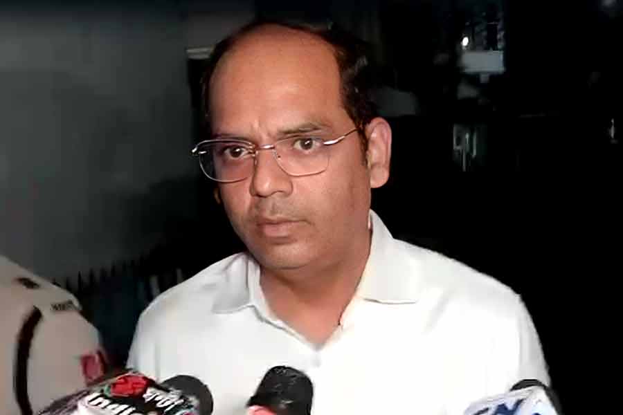 Health Secretary Narayan Swaroop Nigam went to RG Kar victim’s house and gave them death certificate