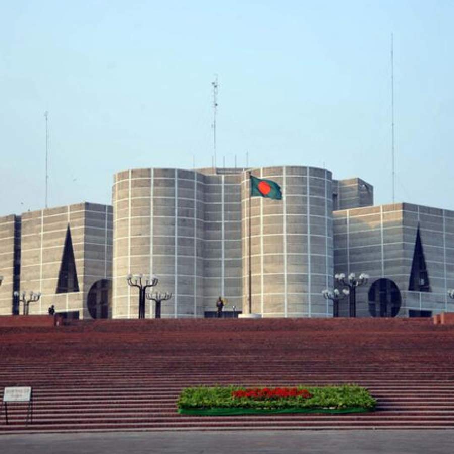 India, Pakistan or Bangladesh, which country pays Members of Parliament more