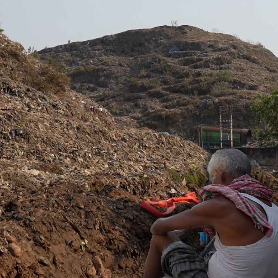 Belgachia waste dump fiasco Roads suffered cracks and about a hundred houses collapsed due to land subsidence in Howrah dgtl