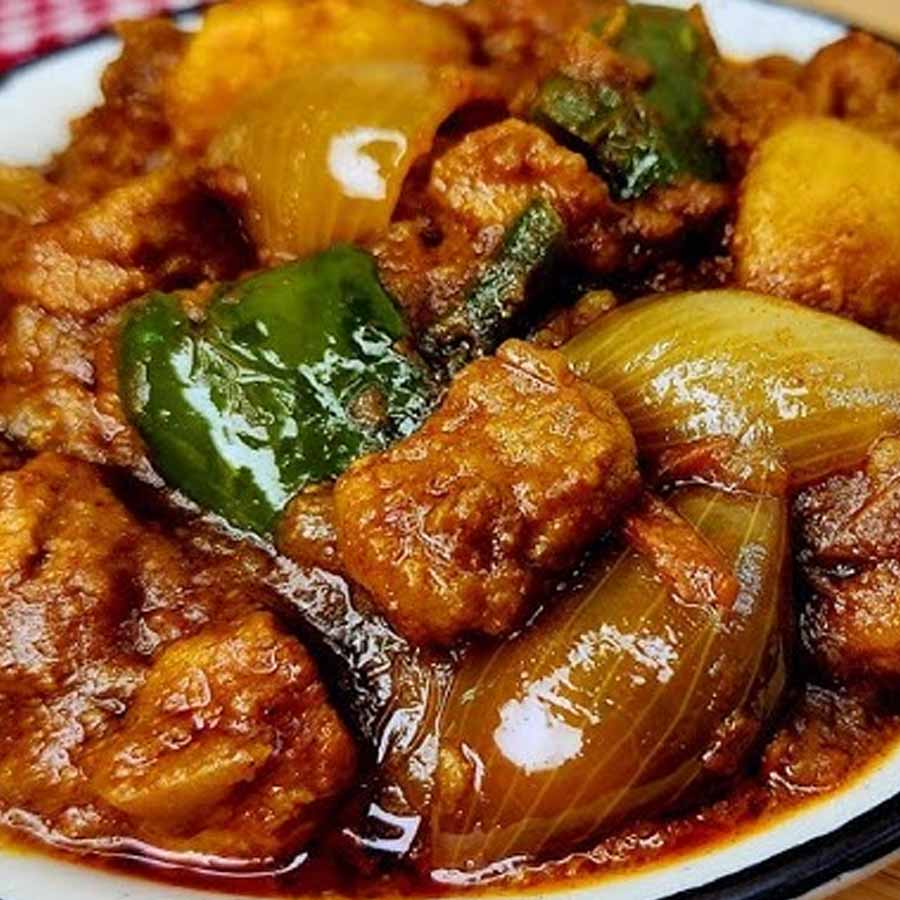 মাংসের মতোই কষিয়ে রাঁধুন সয়াবিনের দোপেঁয়াজা।