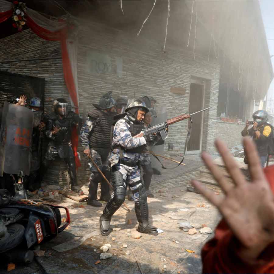 Violent protest in Nepal for Hindu Monarchy, know the reasons