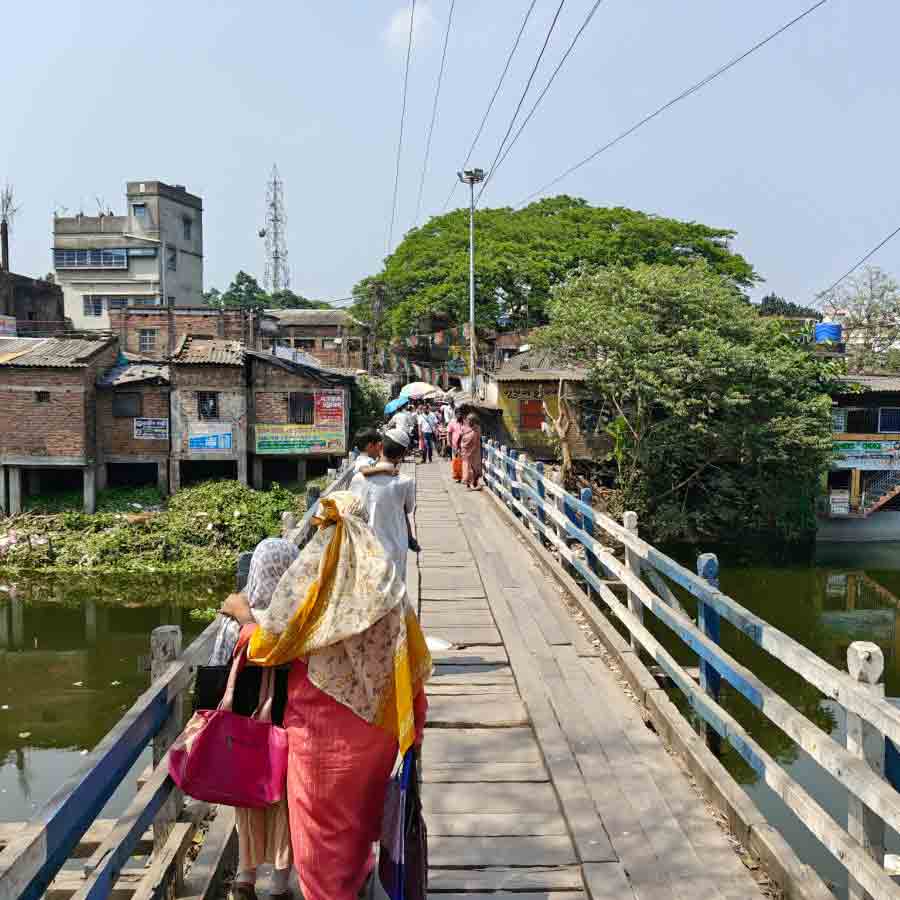 Speculations between ISF and TMC at Bhangar regarding construction of a bridge