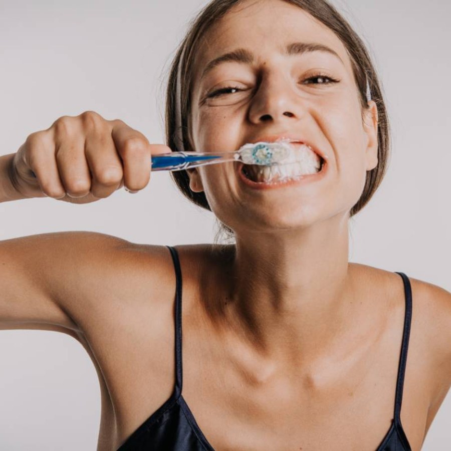 Kolkata dentist shares common mistakes of brushing teeth, what is the right way of cleaning
