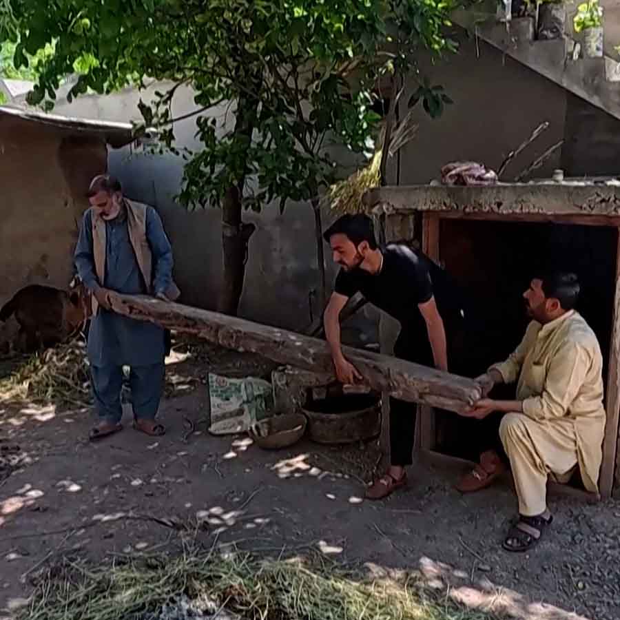 Villages across India Pakistan border take precautions in the apprehension of war dgtl