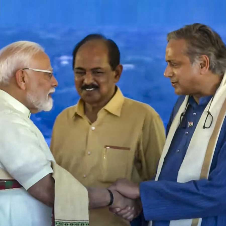 PM Narendra Modi said many will lose sleep as CM Pinarai Vijayan and Shashi Tharoor share stage at Kerala event dgtl