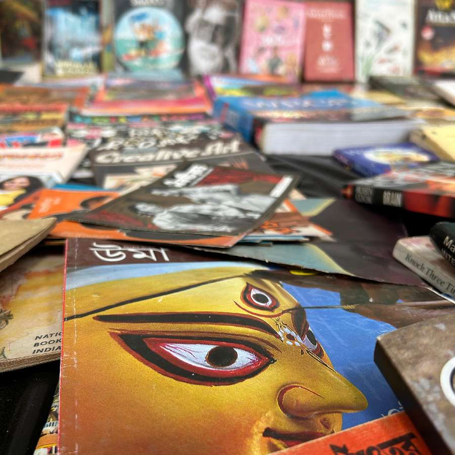 Know About Unknown Facts Of Asia's Largest Book Market, College Street In Kolkata dgtl
