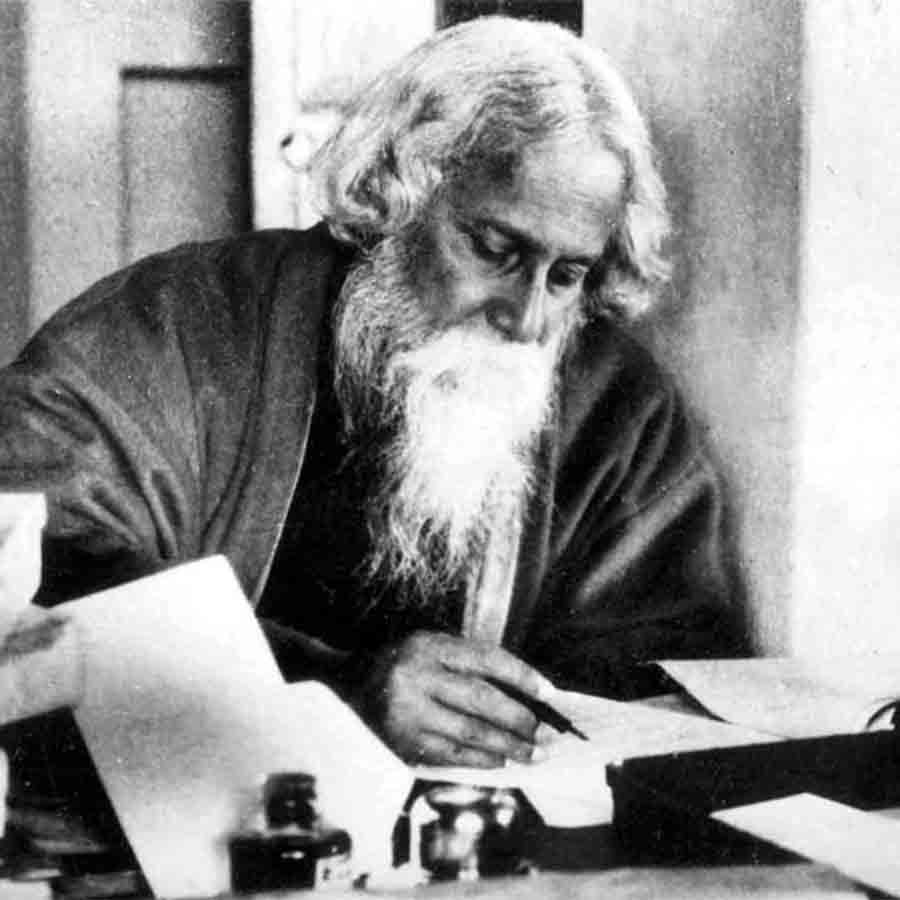 Review of books on Rabindranath Tagore and his family