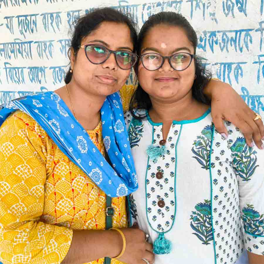 Inspirational story of candidates who lost their parents just before the exam and was successful in the exam