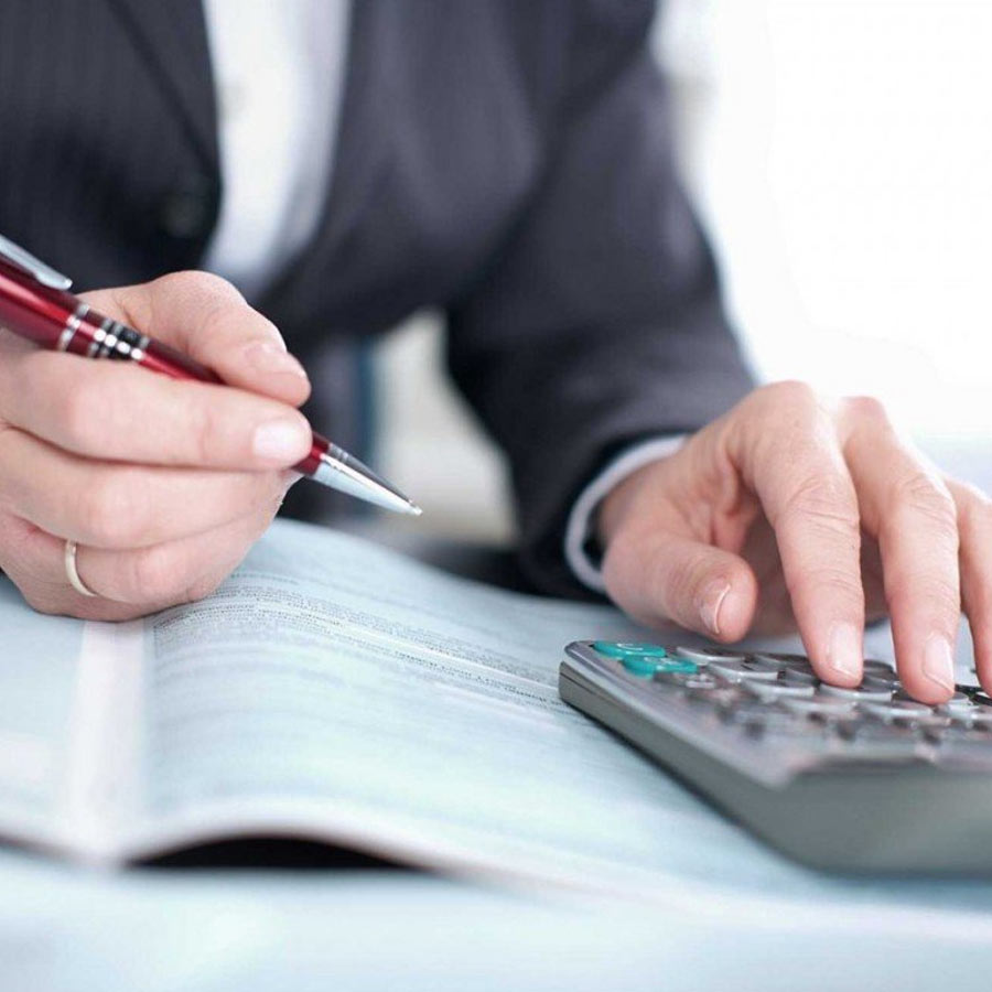 ভারতের সবচেয়ে কঠিন পরীক্ষাগুলির মধ্যে অন্যতম। সাধারণত বছরের পর বছর ধরে নিয়ম করে প্রস্তুতি এবং বেশ কয়েকটি প্রচেষ্টার পর পাশ করা যায় এই পরীক্ষা। ভারতের সবচেয়ে চ্যালেঞ্জিং পরীক্ষাগুলির মধ্যে একটি হল চার্টার্ড অ্যাকাউন্ট্যান্সির পরীক্ষা। নিষ্ঠা, মেধা ও অধ্যবসায়ের মিলিত ফল হল এই পরীক্ষার সাফল্য। খুব কম সংখ্যক শিক্ষার্থীই বাধার পাহাড় টপকে সফলতার চূড়ায় আরোহণ করতে পারেন।