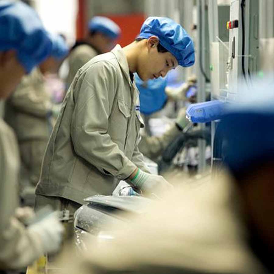 Chinese workers protest raises high over unpaid wages and factory shut down amid tariff war with US