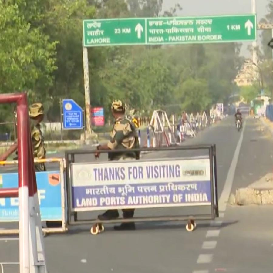 After Pahalgam attack Supreme Court stays deportation of Kashmiri family of six to Pakistan dgtl