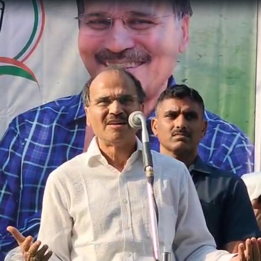 Adhir Chowdhury holds meeting in Baharampur demanding withdrawal of amended Waqf Act dgtld