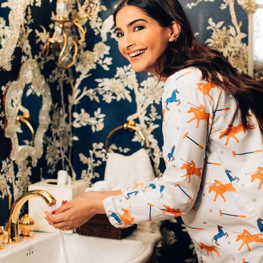 সোনম কপূরের বাথরুম।