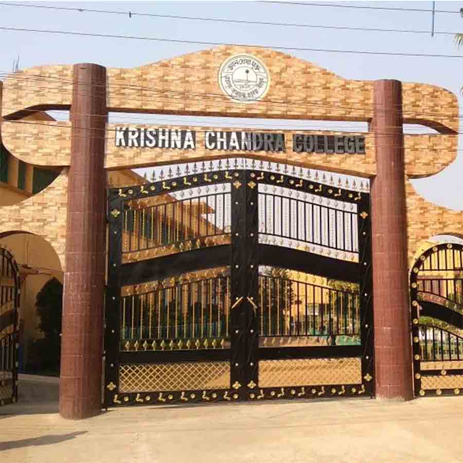 Krishna Chandra College of Hetampur counselling students trying to figure out the problems they are suffering from