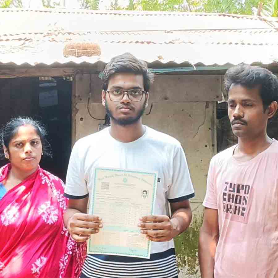 Lokesh Biswas from Gobardanga fought poverty and was successful in Madhyamk Exam