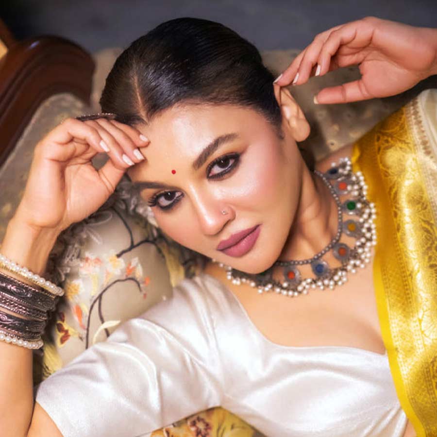 Bangladeshi Actress Jaya Ahsan Shares story about her upcoming movie Jaya Ar Sharmin dgtl