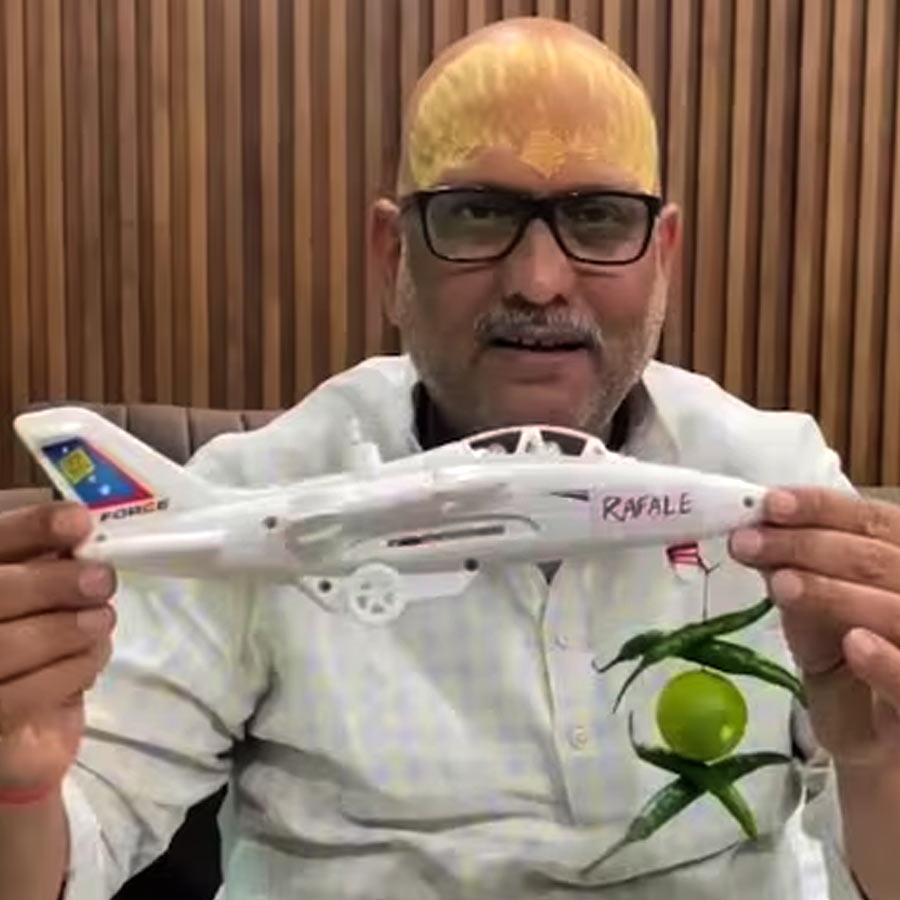 Congress leader Ajay Rai taunts Centre with nimbu-mirchi on toy Rafale, BJP slams him
