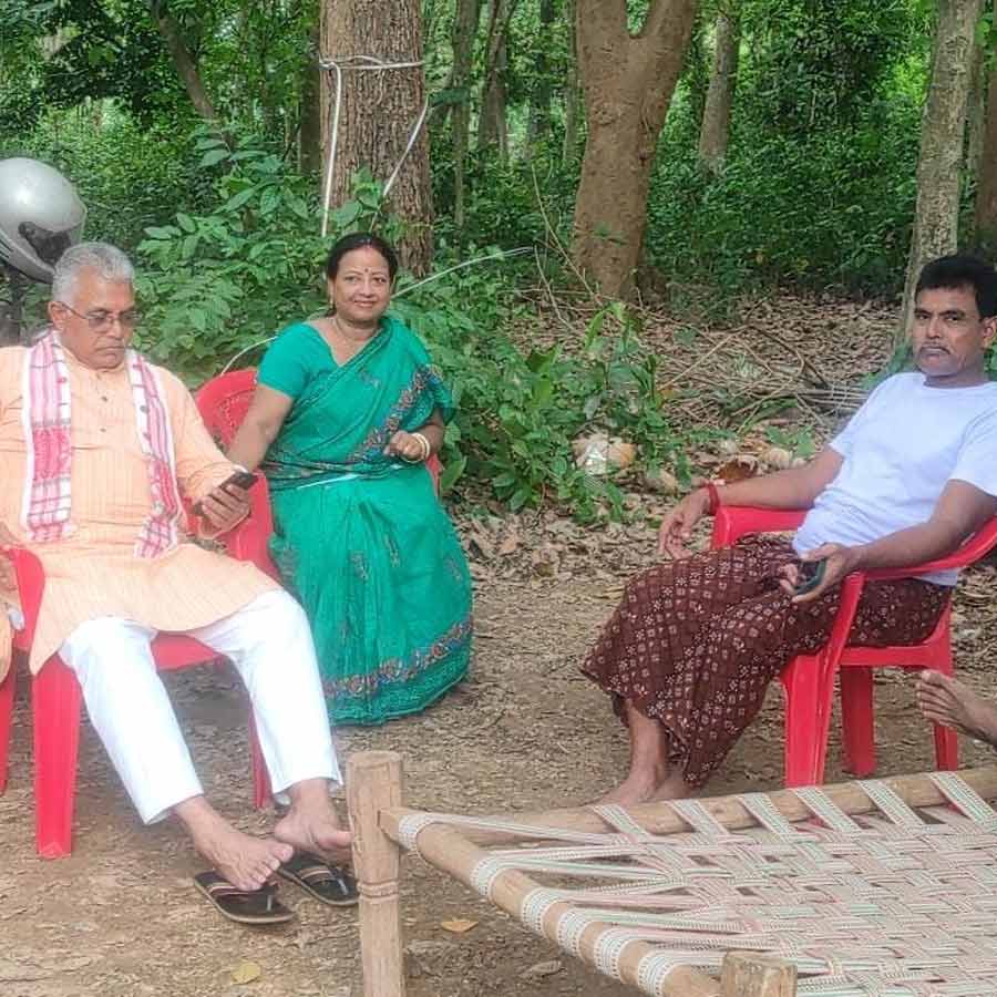 Dilip Ghosh came to his ancestral home in Gopiballavpur with wife Rinku Mazumdar dgtld