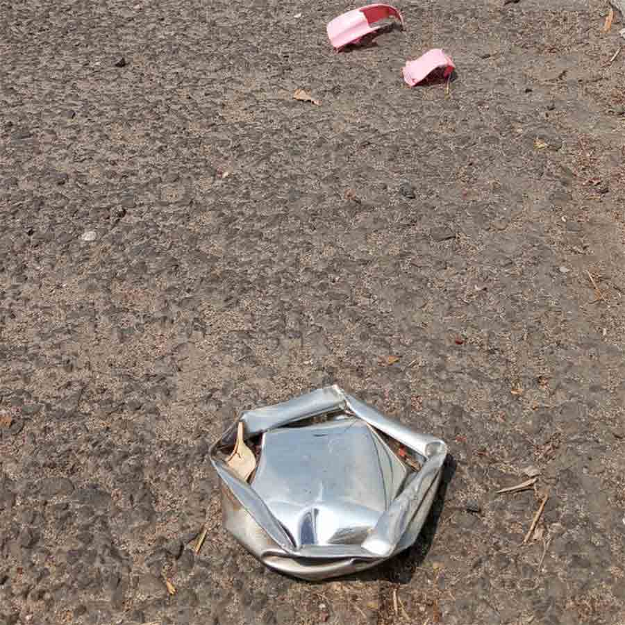 two youths died of bike accident at Ultadanga Flyover