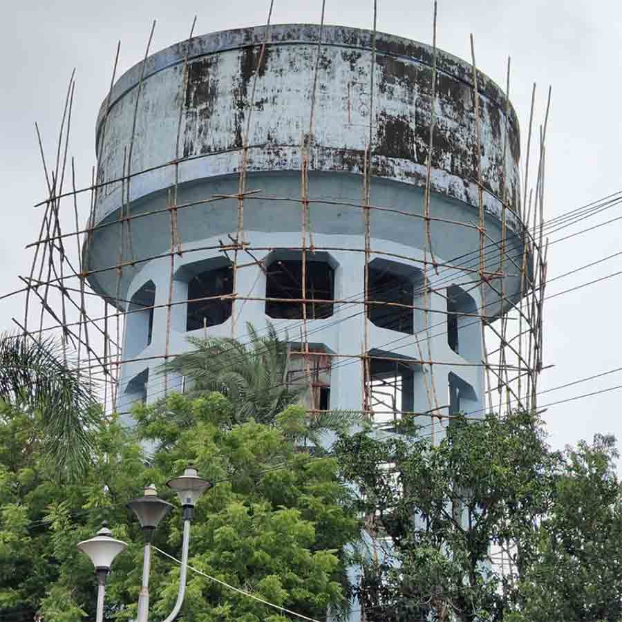 Bidhannagar Municipal Corporation started renovation work of Overhead water tanks