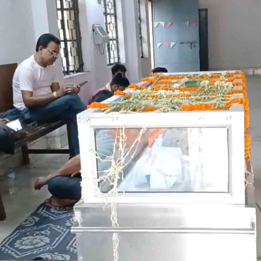 Death of injured worker of Ramnagar SAIL coaliary Asansol, sit in protest going on in front of office dgtld