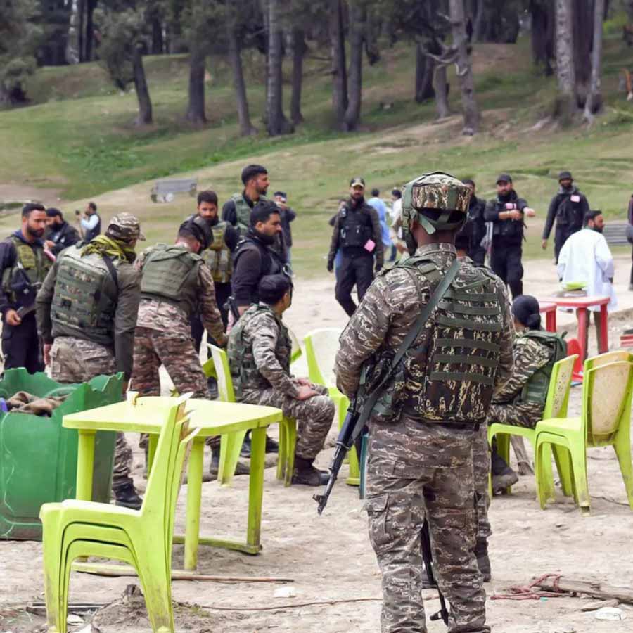 Navy Ship of Turkey TCG BUYUKADA arrives at Karachi Port amid tensions Between India and Pakistan