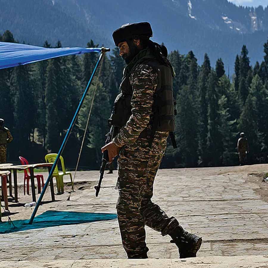 Navy Ship of Turkey TCG BUYUKADA arrives at Karachi Port amid tensions Between India and Pakistan