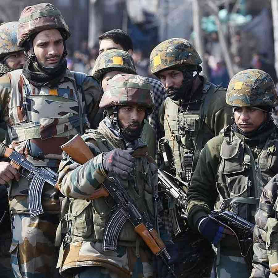 A Pakistani National apprehended from the LoC in Poonch sector of Jammu and Kashmir dgtl