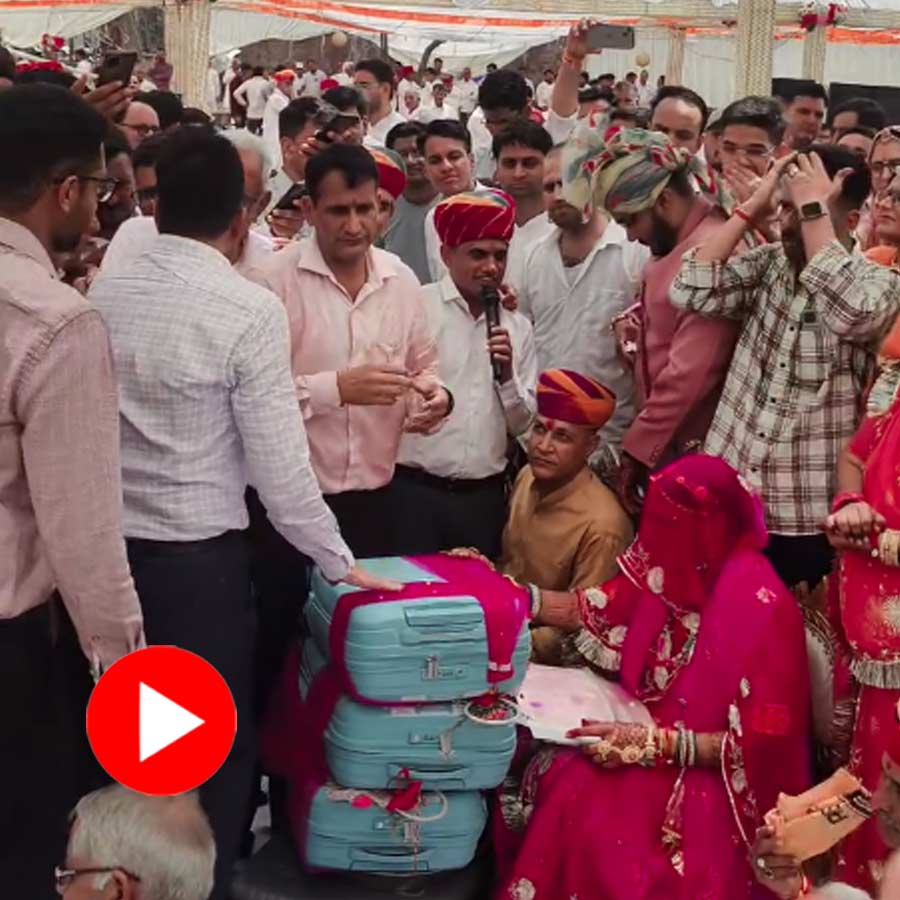 Video of family of bride giving present worth more than 15 crore to groom creates uproar