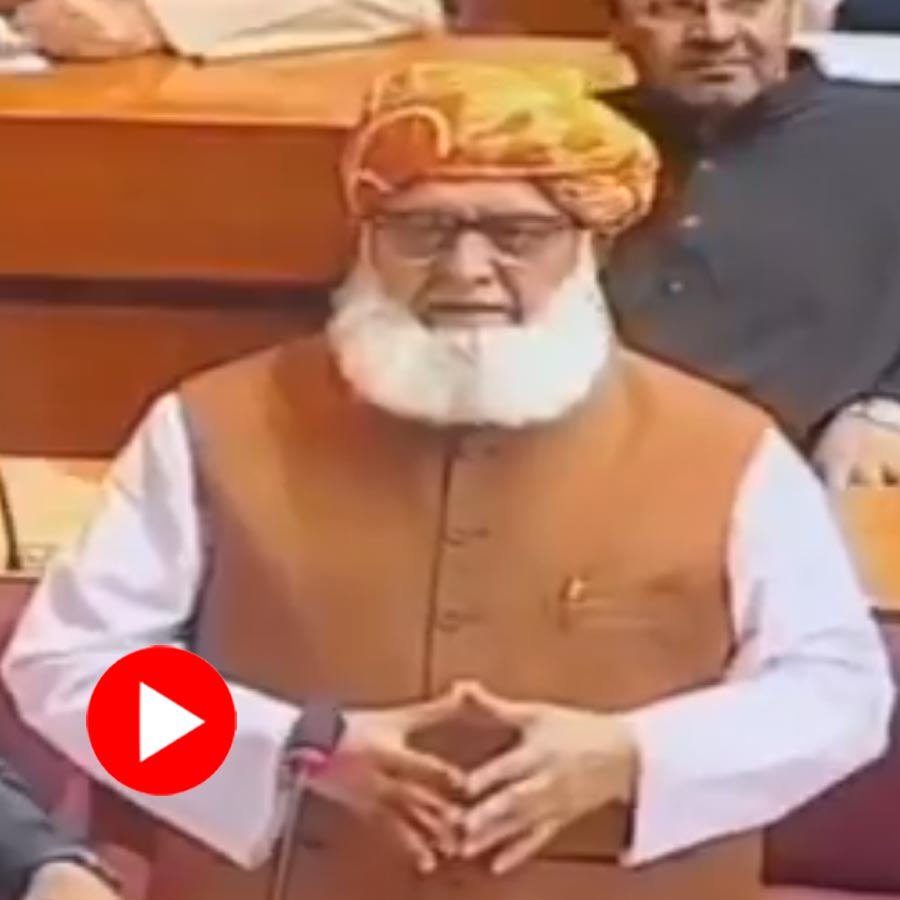 Video shows pak leader criticising government and walking out from national assembly