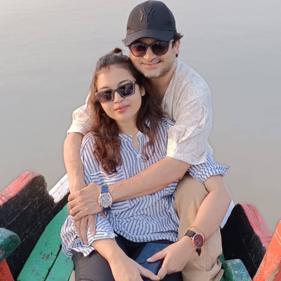 সপরিবার ভ্রমণে শিবপ্রসাদ-জ়িনিয়া।