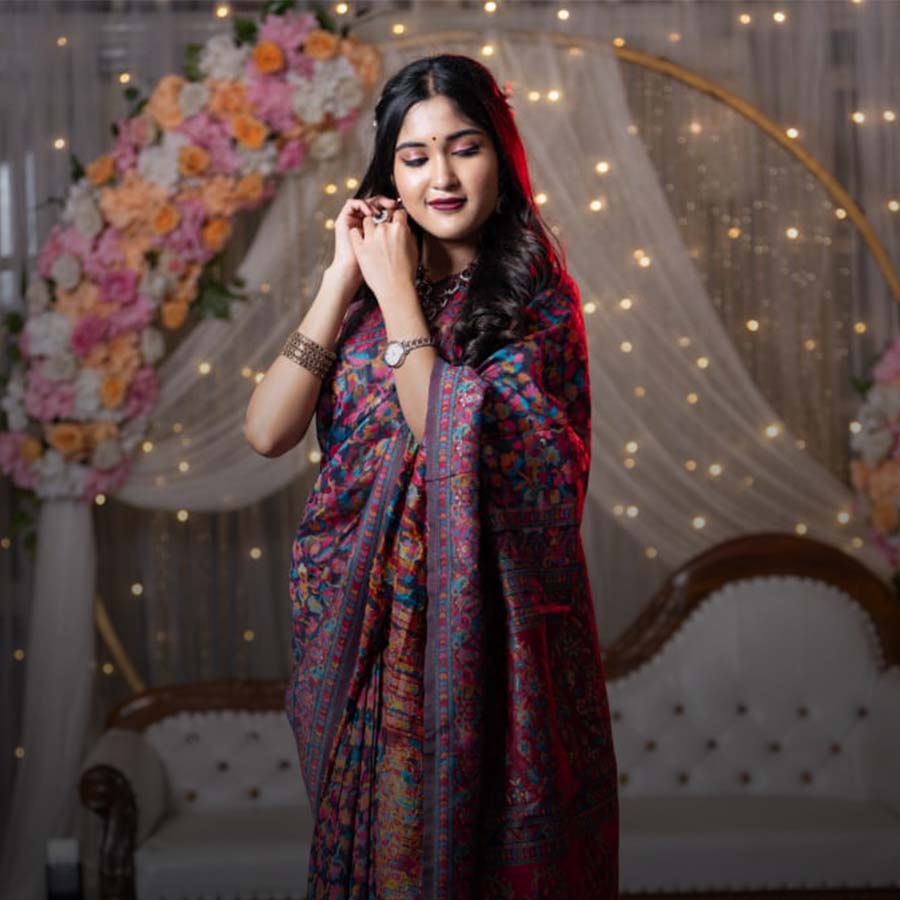 Kolkata ISC topper sparks social media debate after dropping her surname dgtl