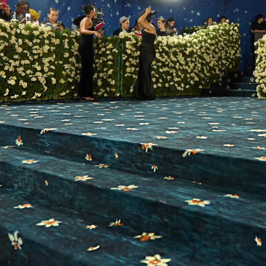 ২০২৩ সাল থেকে মেটগালার জন্য কার্পেট বানাচ্ছে নেইট।