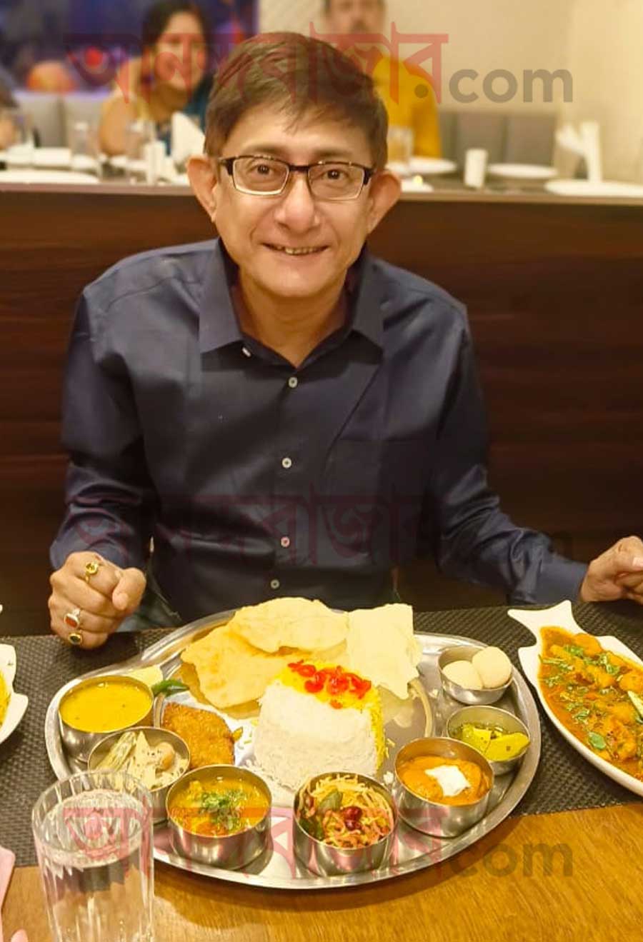 কাঞ্চনের জন্মদিনে ভূরিভোজ। 